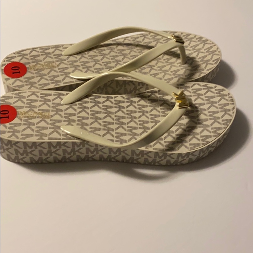 💜Authentic Michael Kors FlipFlops - Picture 3 of 7